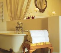 English Suite Bath